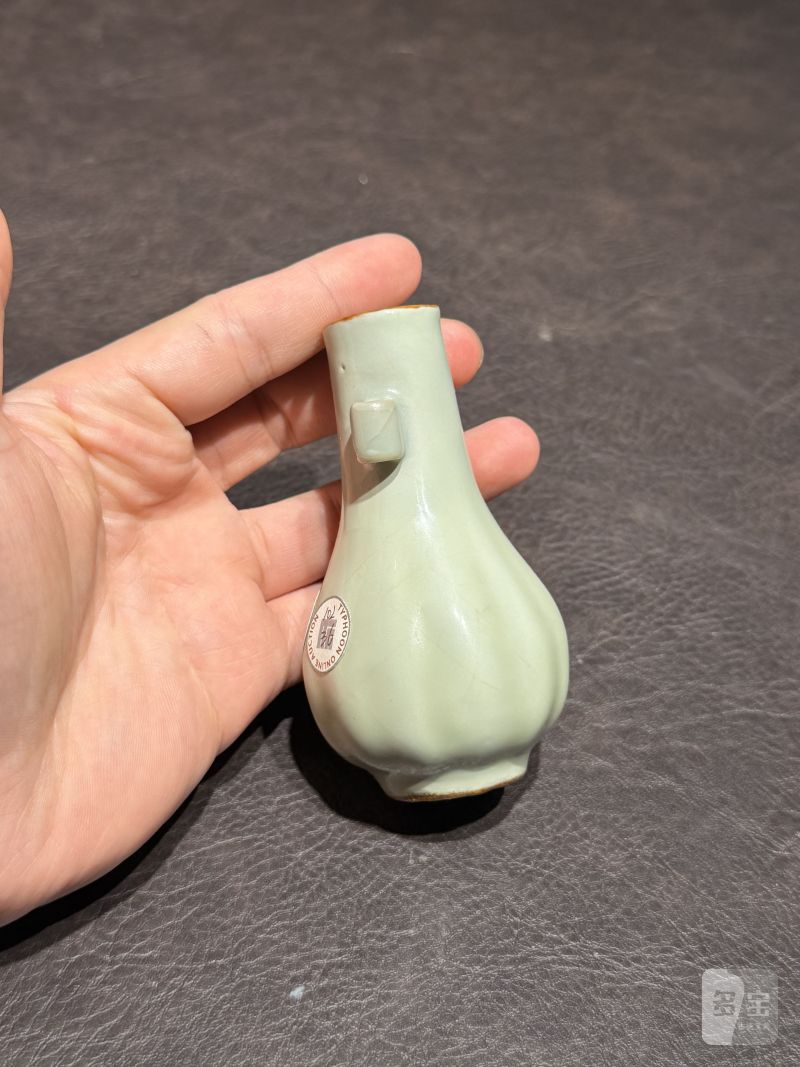 明成化 仿哥釉小贯耳瓶 - 图8